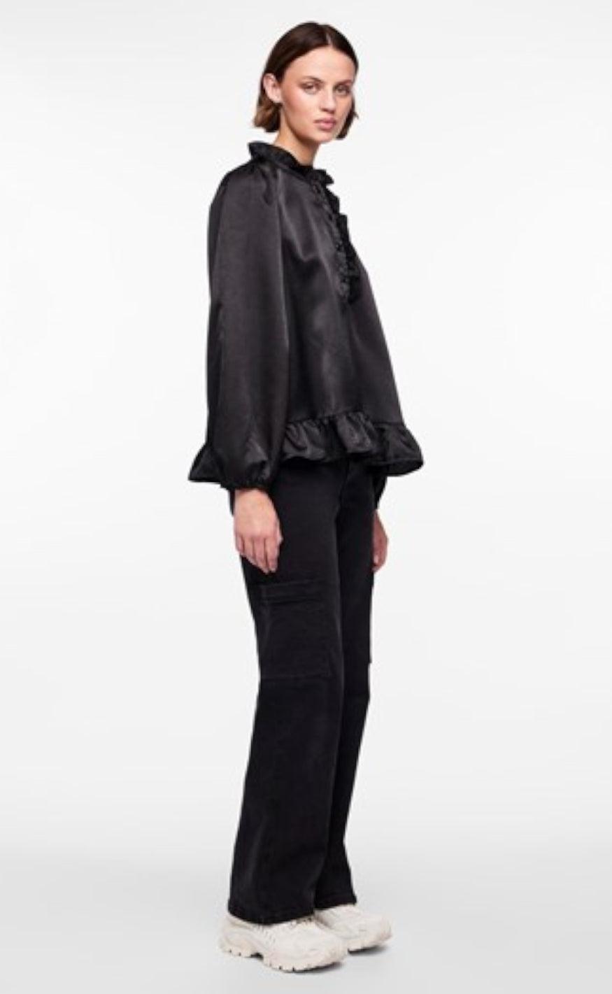 PIECES Top - Nessa - Black
