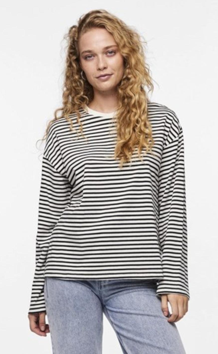 PIECES Top - Sadie - Black