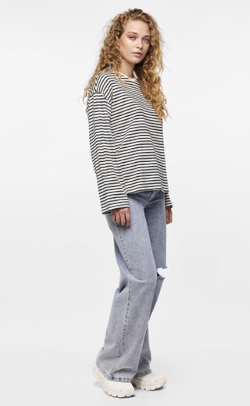 PIECES Top - Sadie - Black
