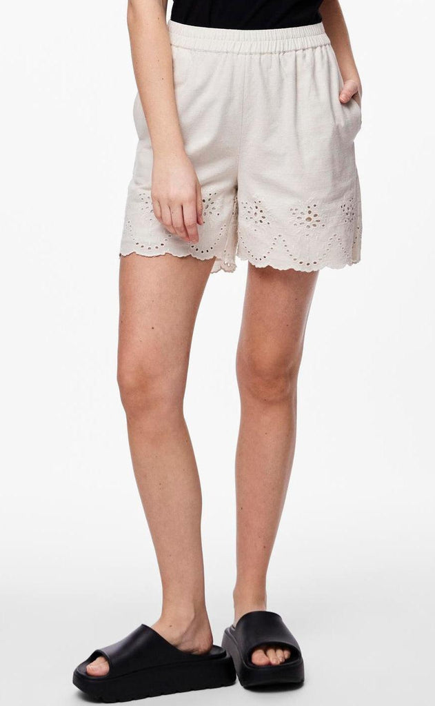 PIECES Shorts - Almina Embroidery - Birch