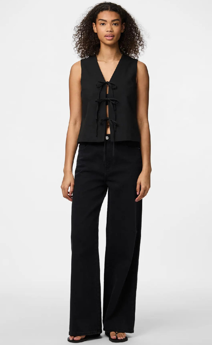 Pieces Top - Frida Tie - Black