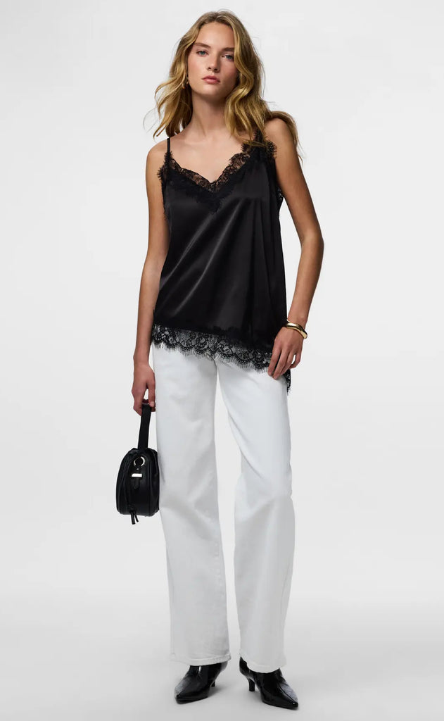 Pieces Top - Nomi Strap - Black