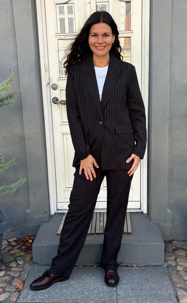 Say INA Copenhagen Blazer - Liva - Black Pinstripe