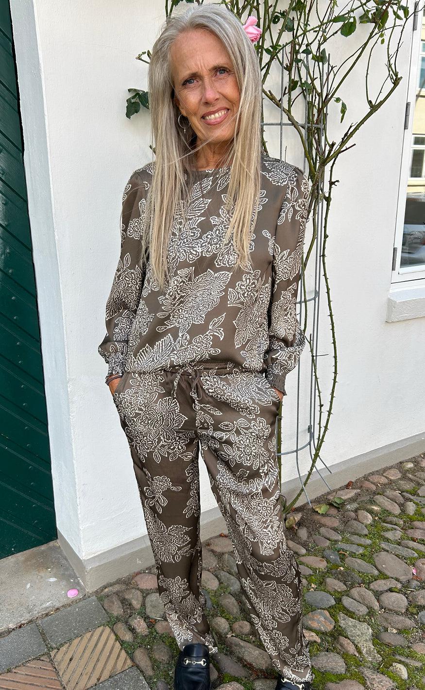 Say INA Copenhagen Bluse - Chili - Dark Brown Flower