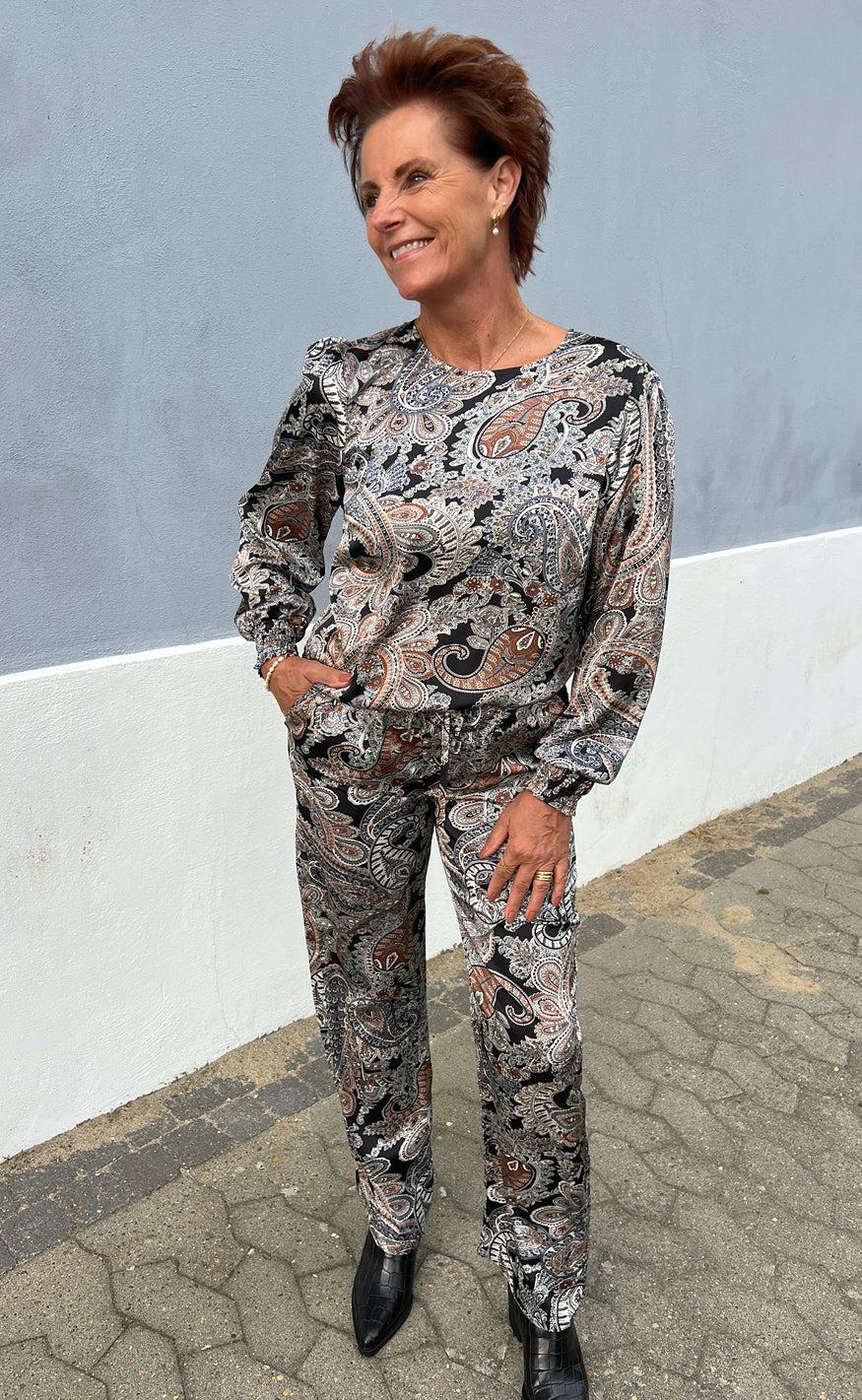 Say INA Copenhagen Bluse - Chili - Paisley Night