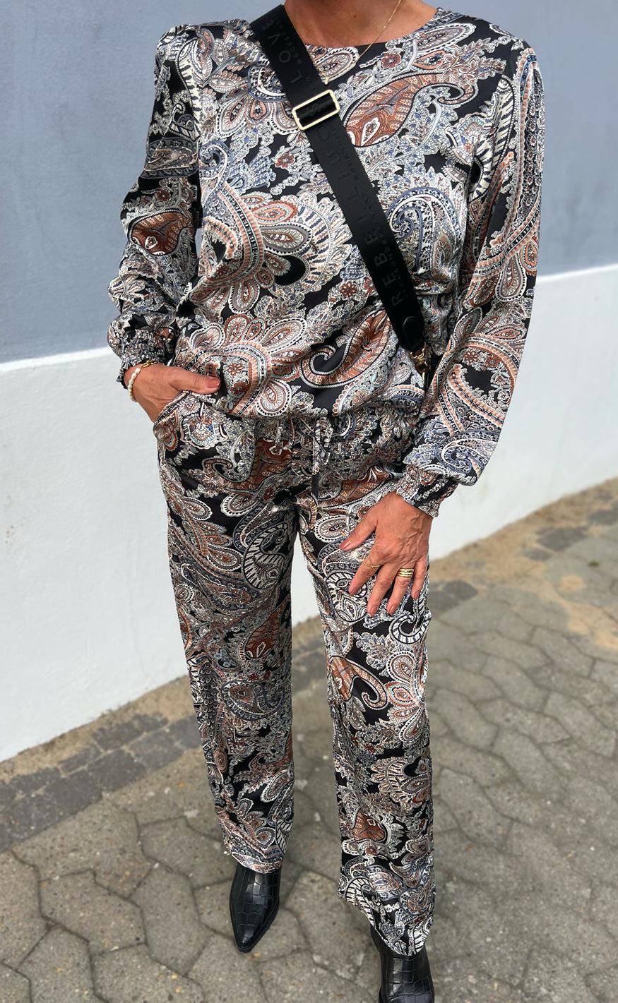Say INA Copenhagen Bluse - Chili - Paisley Night