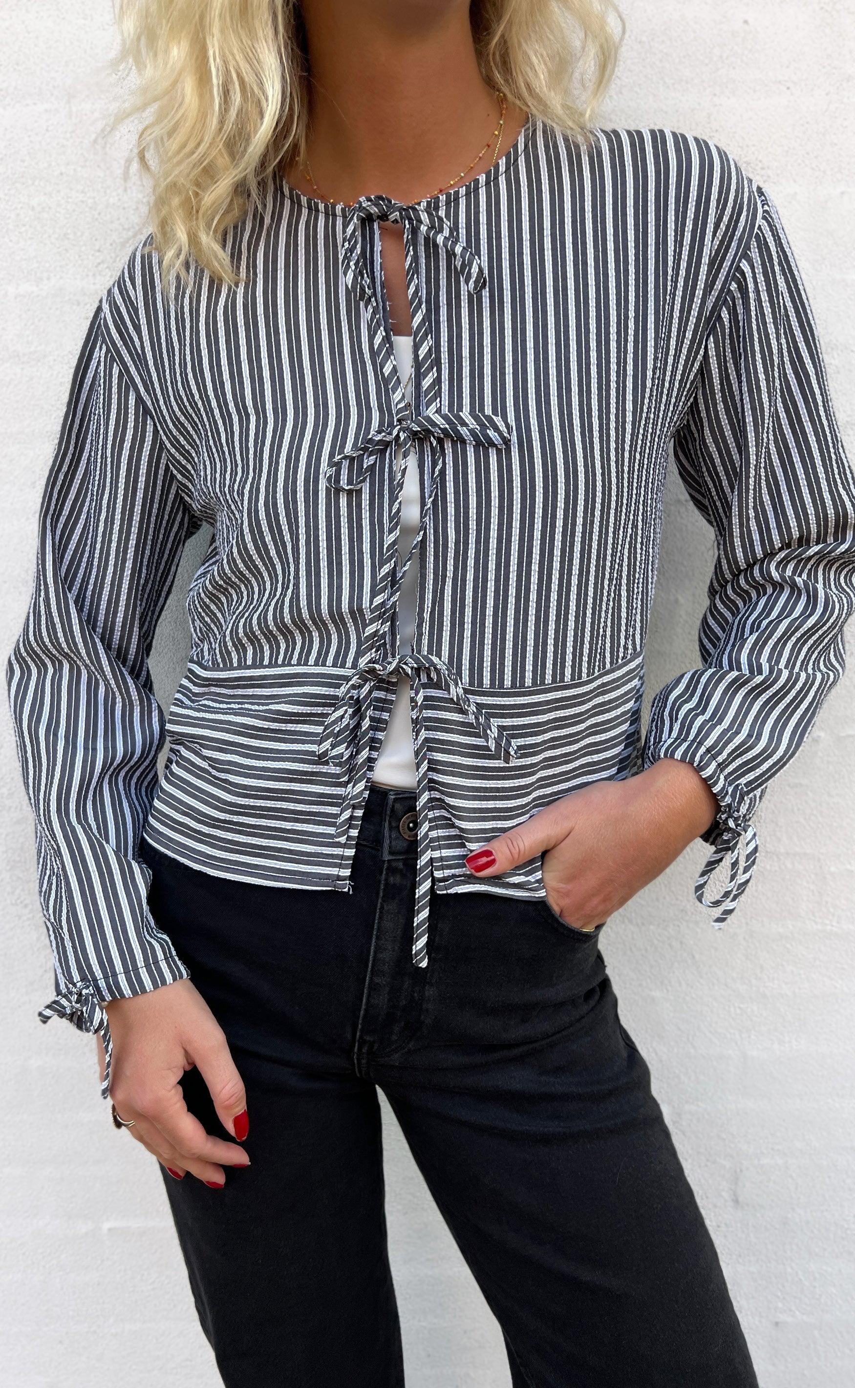 Say INA Copenhagen Bluse - Cornelia - Black / White Stripe (vendbar)