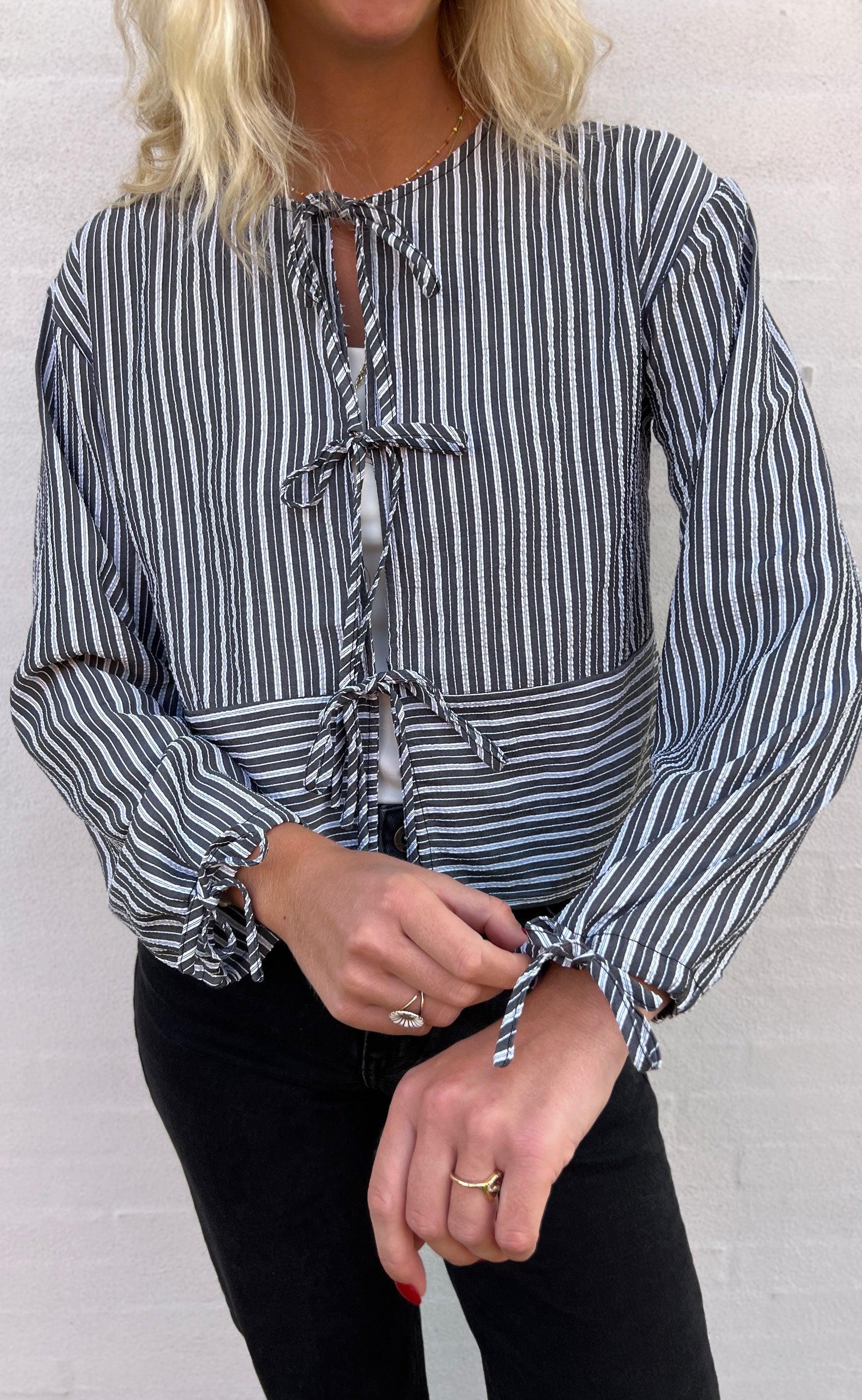 Say INA Copenhagen Bluse - Cornelia - Black / White Stripe (vendbar)