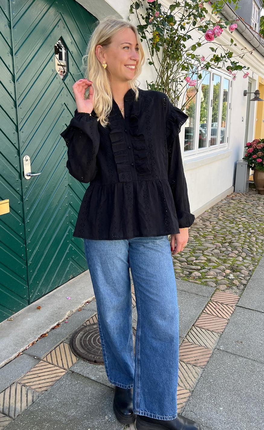 Say INA Copenhagen Bluse - Frida - Black Broderie Anglaise