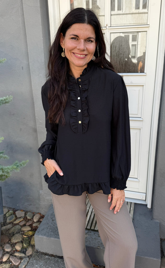 Say INA Copenhagen Bluse - Pia - Black W. Gold Buttons