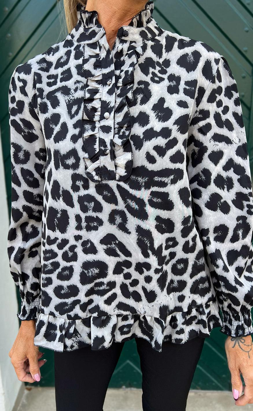 Say INA Copenhagen Bluse - Pia - Grey Leopard