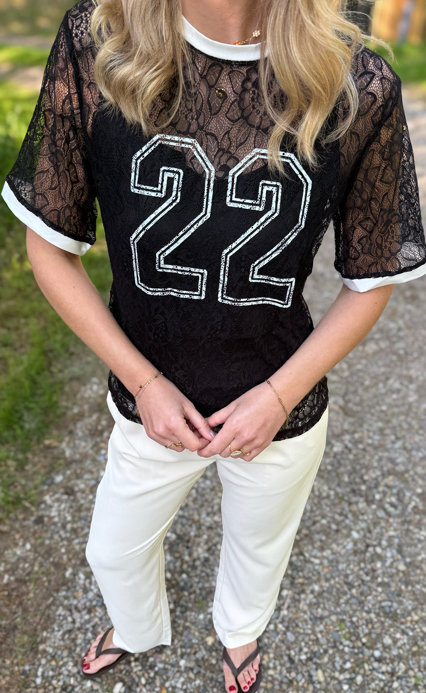 Say INA Copenhagen Bluse - Susanna Football - Black Lace (vendbar)