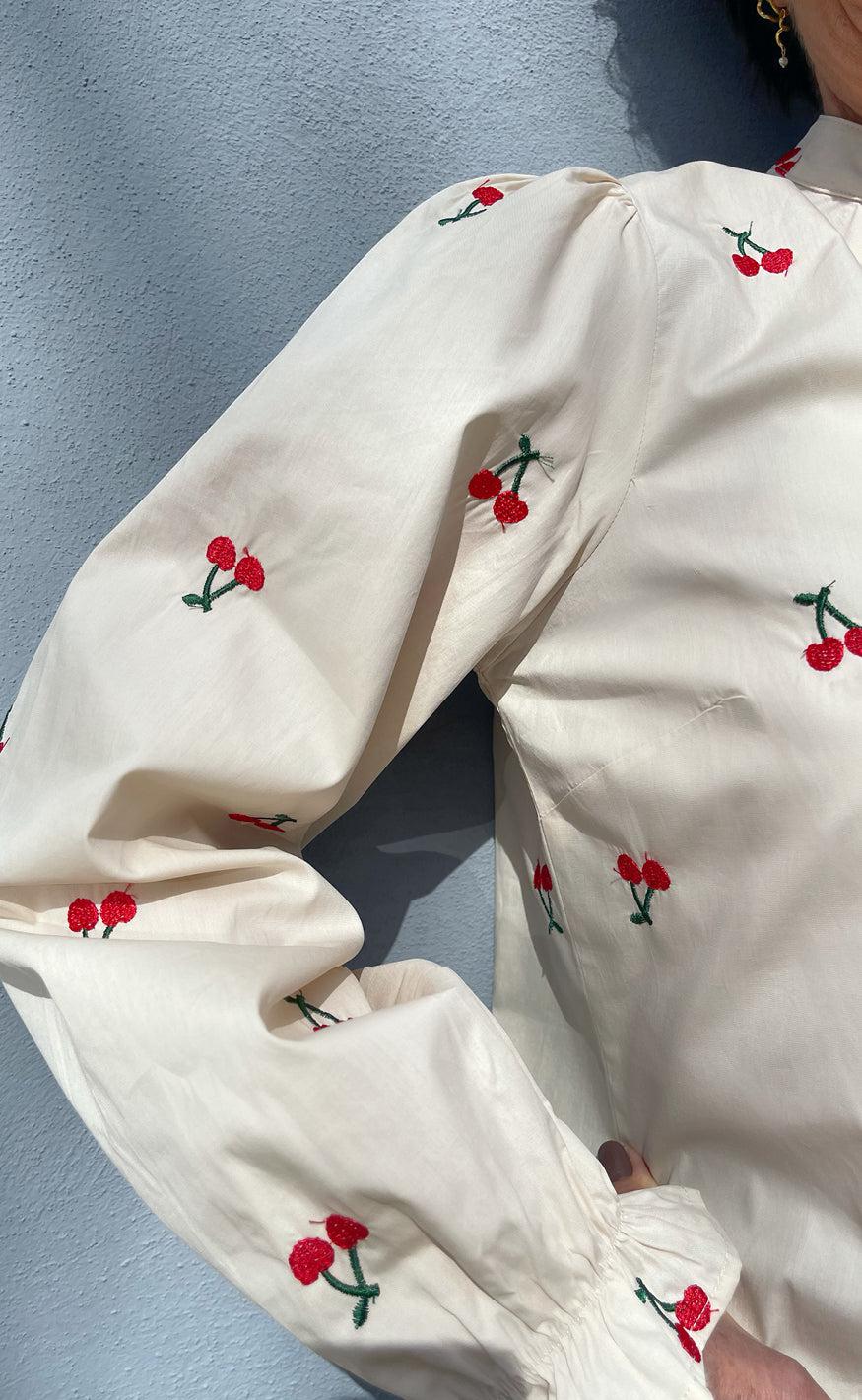 Say INA Copenhagen Bluse - Tiffany - Off White W. Cherry