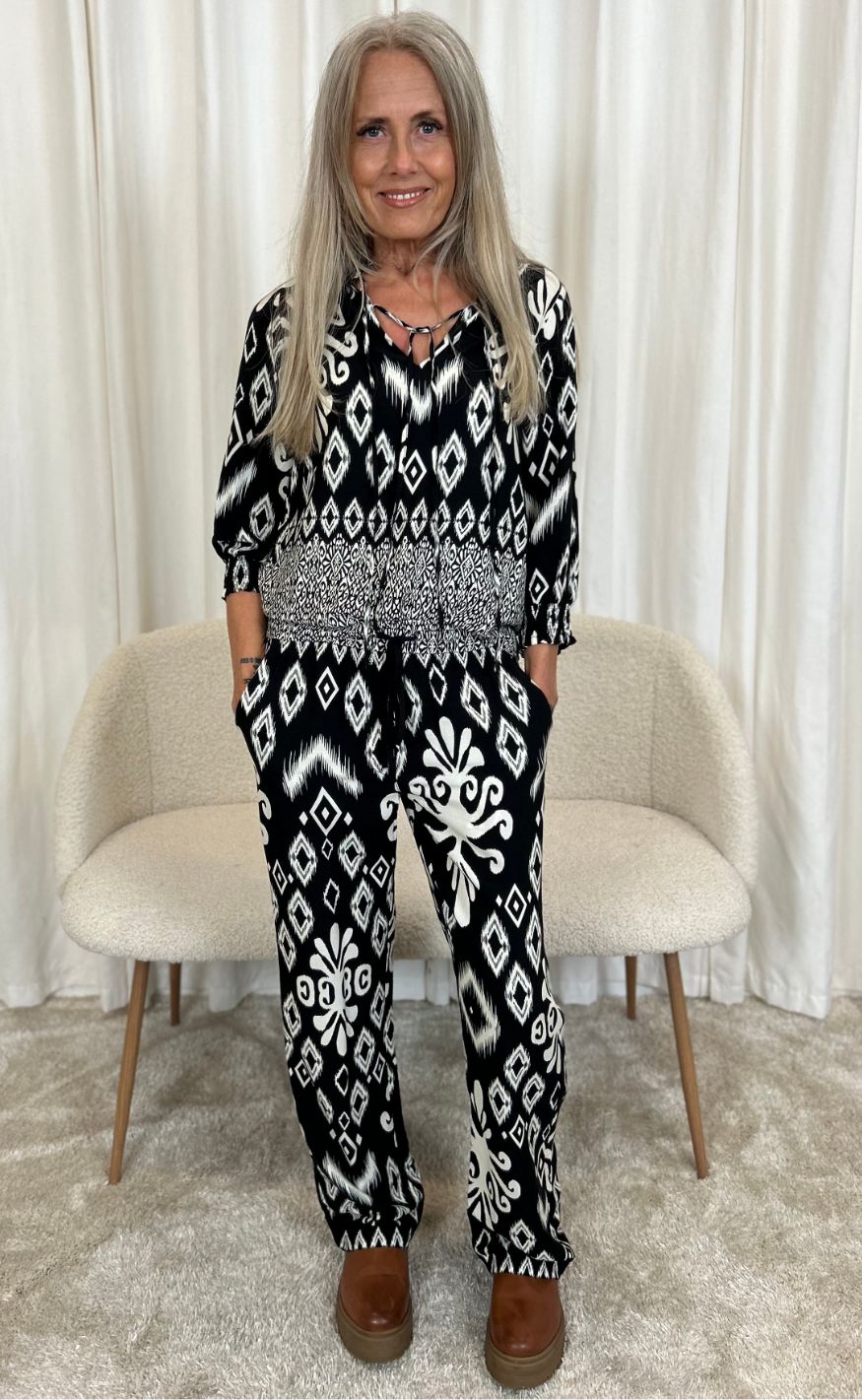 Say INA Copenhagen Bluse - Tora - Black/White Paisley