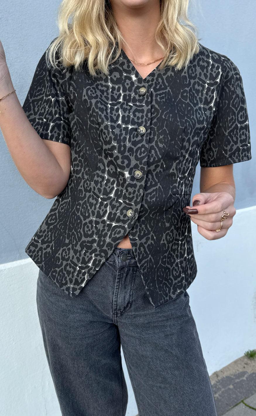 Say INA Copenhagen Bluse - Venja - Grey Leopard