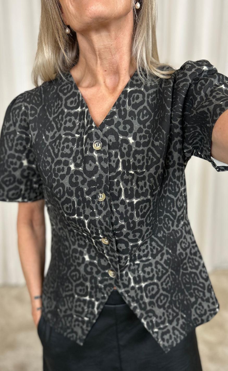 Say INA Copenhagen Bluse - Venja - Grey Leopard