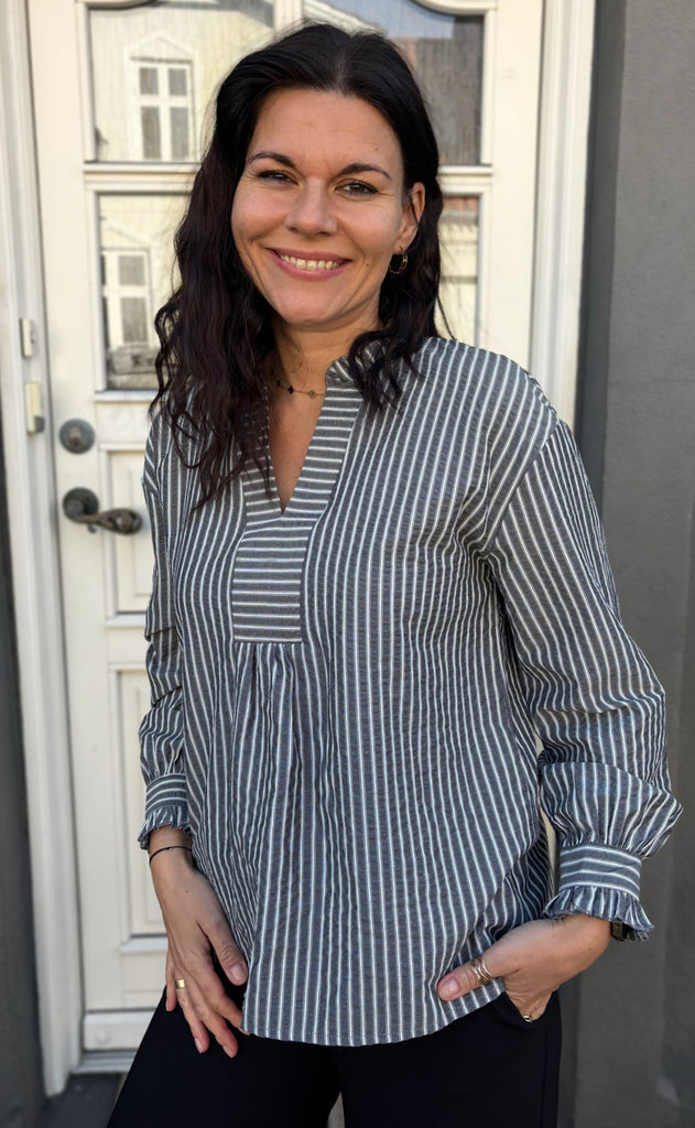 Say INA Copenhagen Bluse - Winnie LS - Grey Striped
