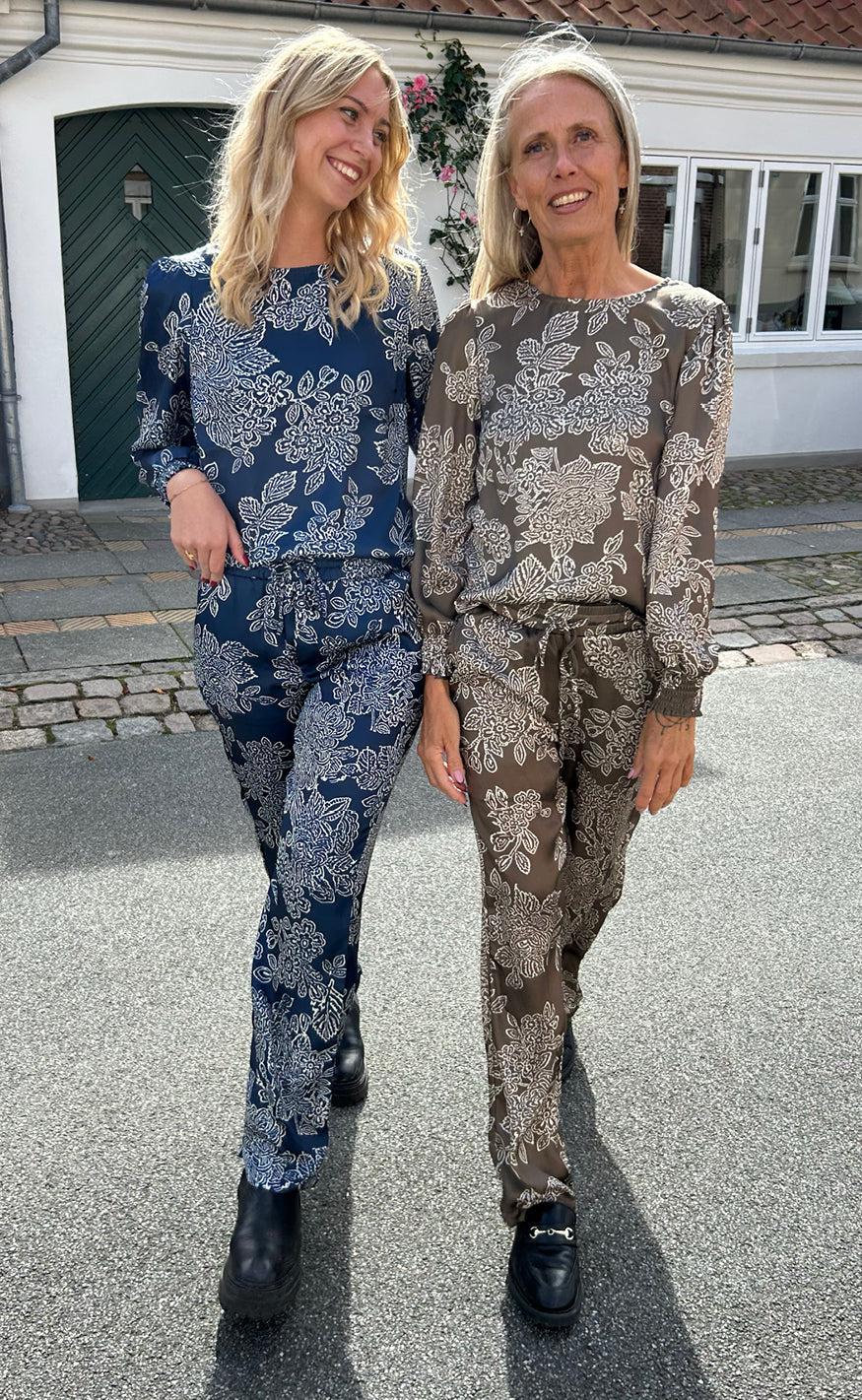 Say INA Copenhagen Bukser - Ida - Navy Blue Flower
