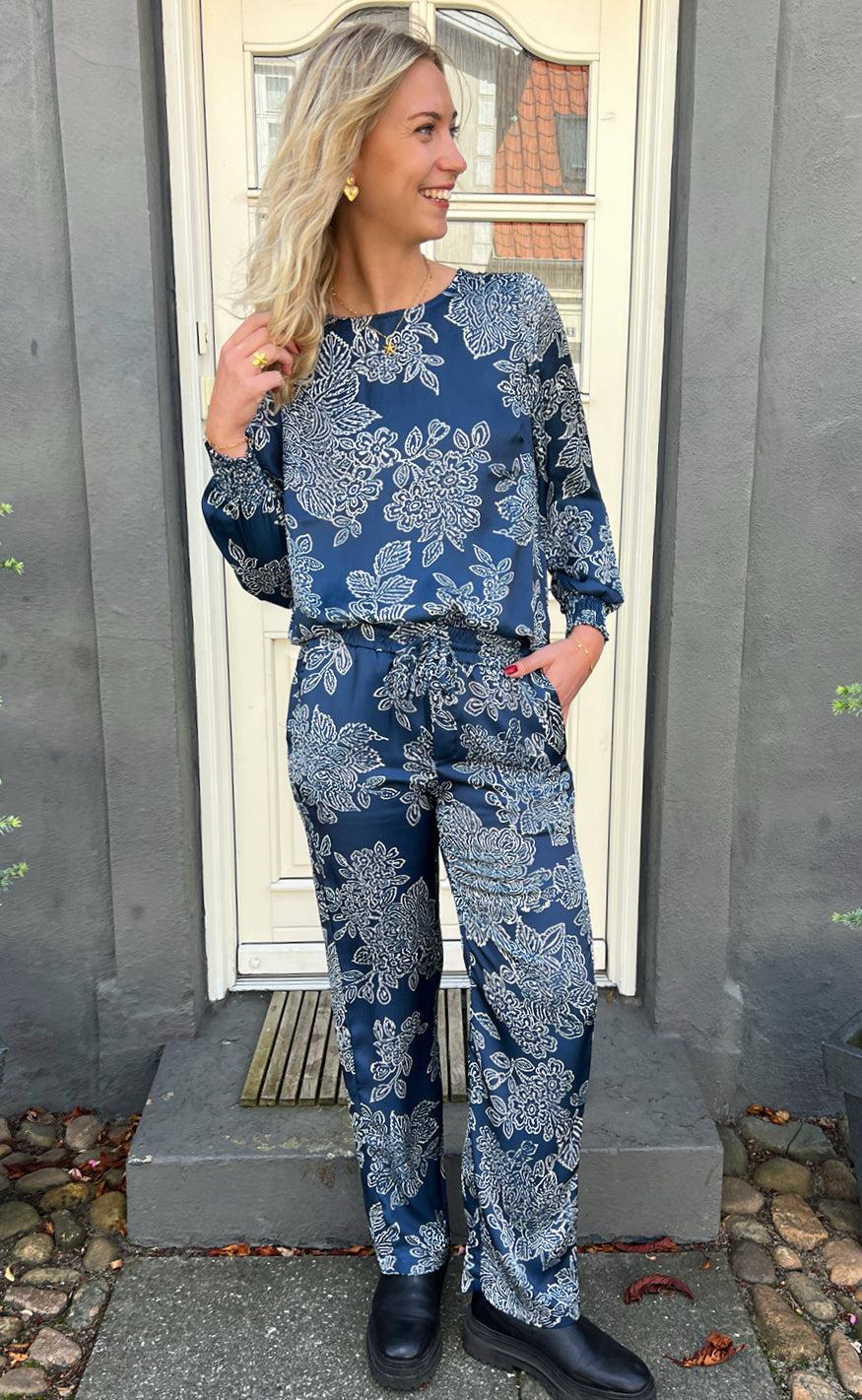 Say INA Copenhagen Bukser - Ida - Navy Blue Flower