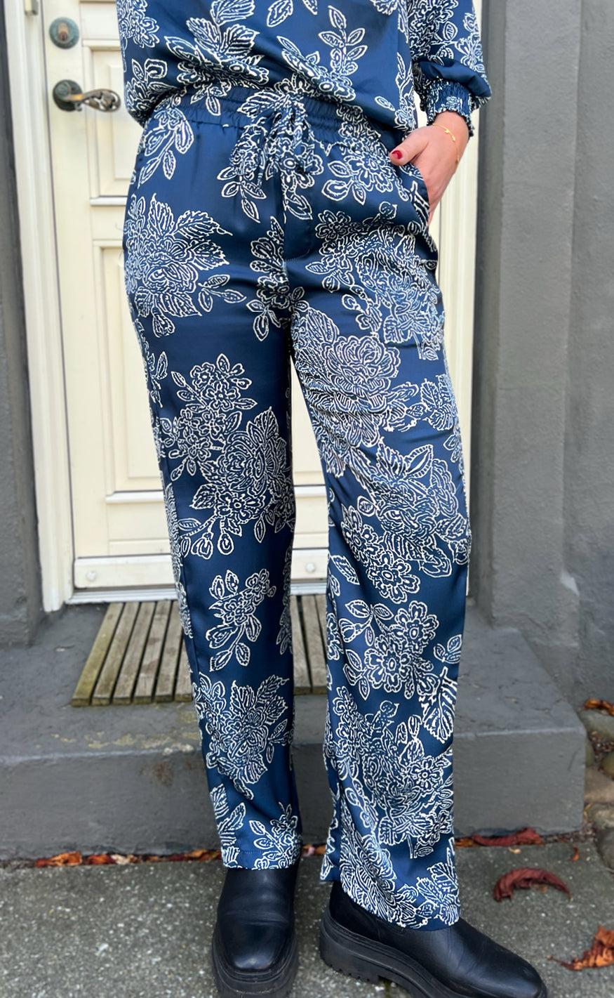 Say INA Copenhagen Bukser - Ida - Navy Blue Flower