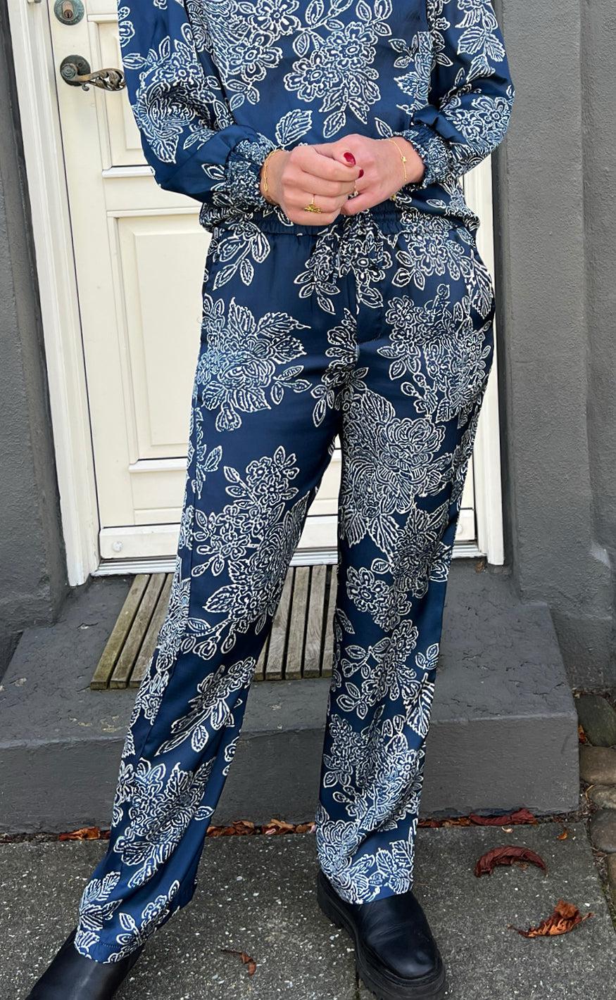 Say INA Copenhagen Bukser - Ida - Navy Blue Flower
