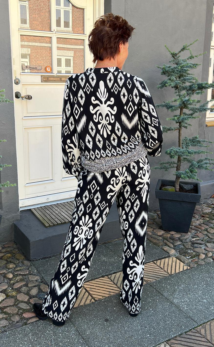 Say INA Copenhagen Bukser - Tora - Black/White Paisley