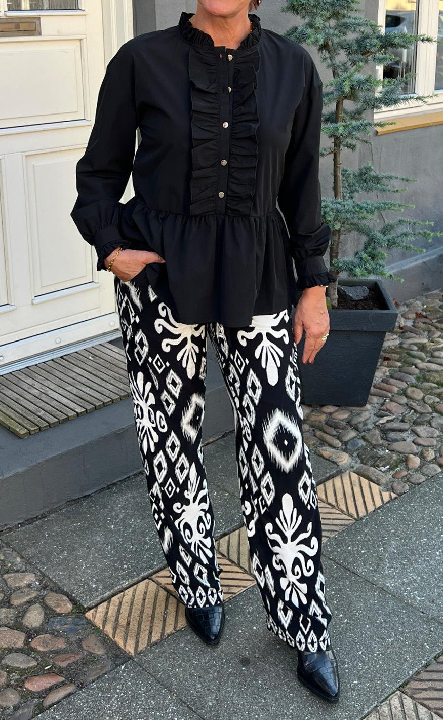 Say INA Copenhagen Bukser - Tora - Black/White Paisley