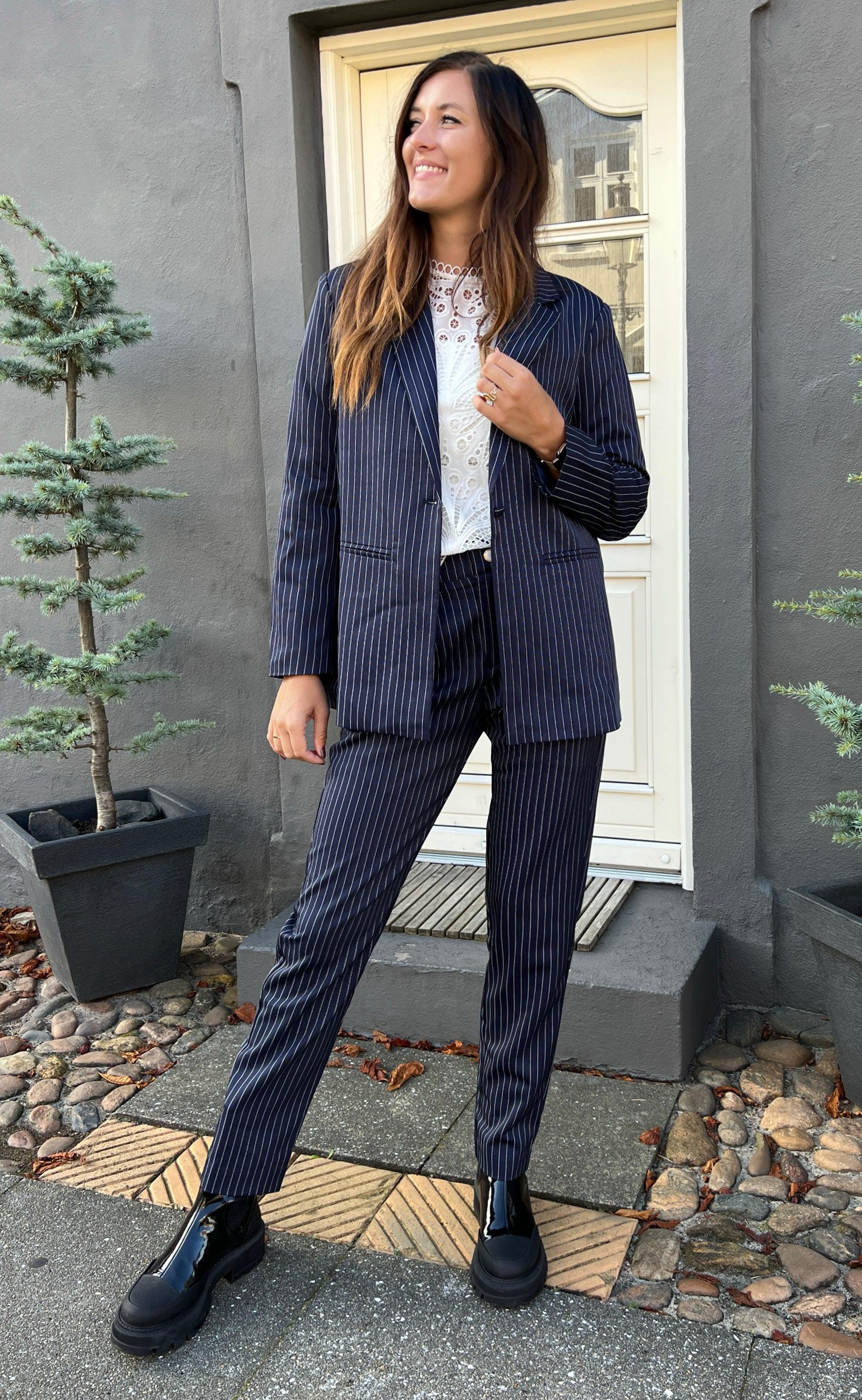 Say INA Copenhagen Bukser - Zoey Straight - Navy Pinstripe