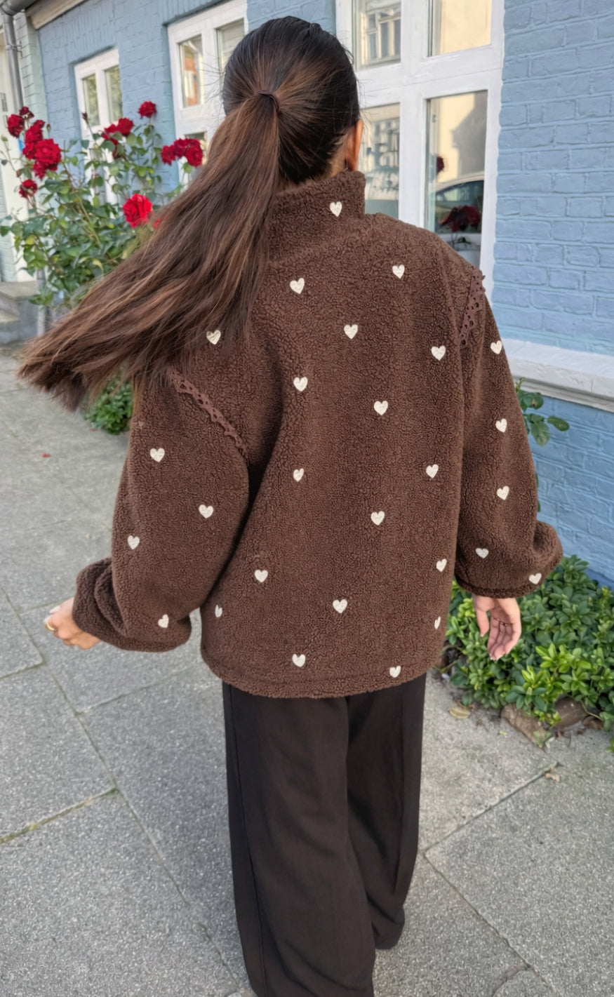 Say INA Copenhagen Fleece Jakke - Fia - Dark Brown W. Beige Embroidery Hearts