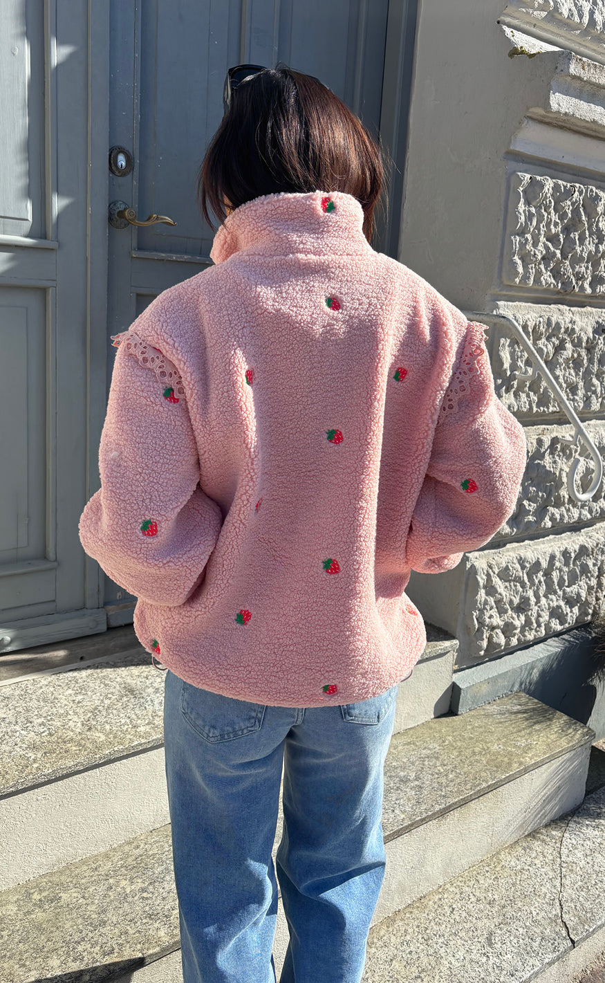 Say INA Copenhagen Fleece Jakke - Fia - Pink W. Strawberry Embroidery