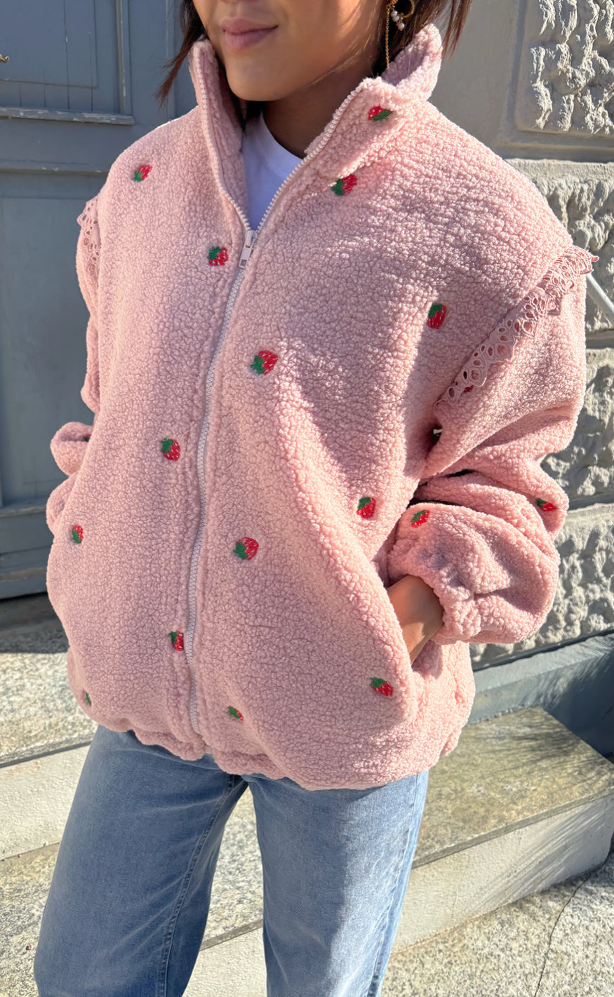 Say INA Copenhagen Fleece Jakke - Fia - Pink W. Strawberry Embroidery
