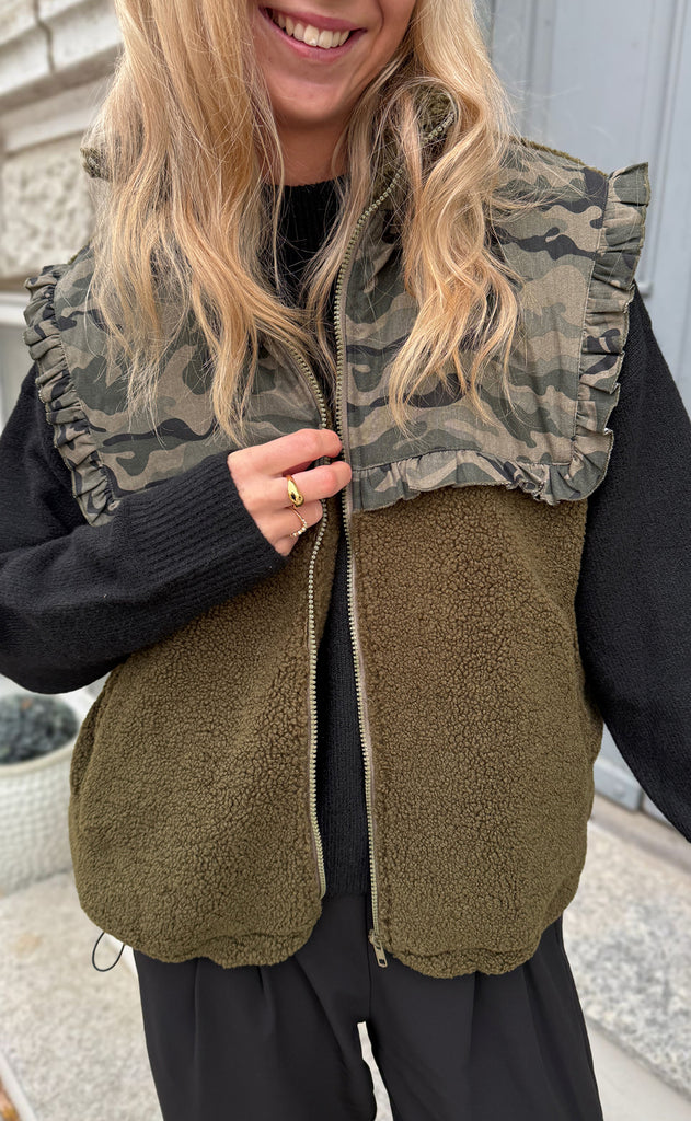 Say INA Copenhagen Fleece Vest - Fia - Army Green W. Camouflage