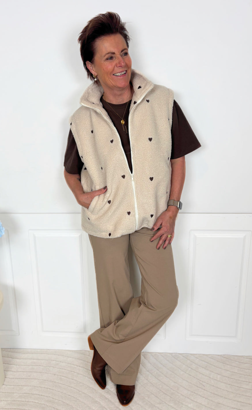 Say INA Copenhagen Fleece Vest - Fia - Beige W. Brown Embroidery Hearts