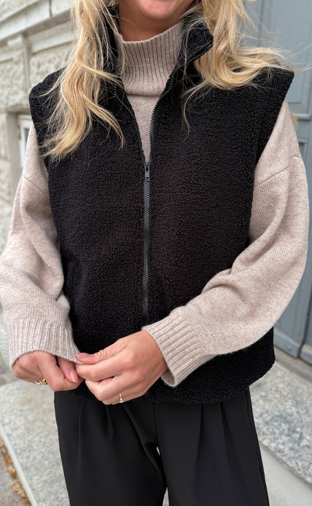 Say INA Copenhagen Fleece Vest - Fia - Black