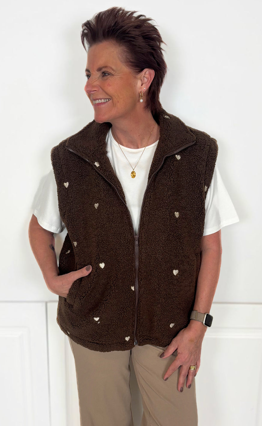 Say INA Copenhagen Fleece Vest - Fia - Dark Brown W. Beige Embroidery Hearts