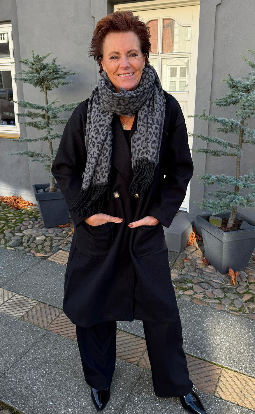Say INA Copenhagen Halstørklæde - Ariana - Grey Leopard