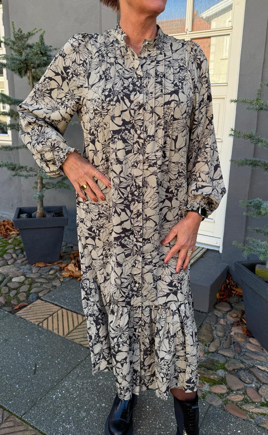 Say INA Copenhagen Kjole - Aida - Black / Brown Flowers