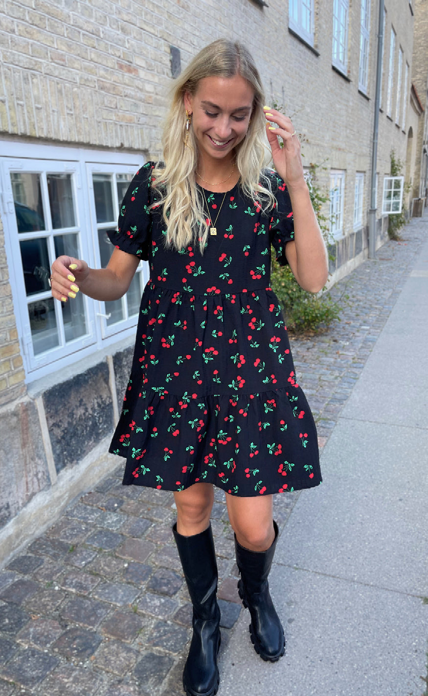 Say INA Copenhagen Kjole - Alma - Black W. Cherries