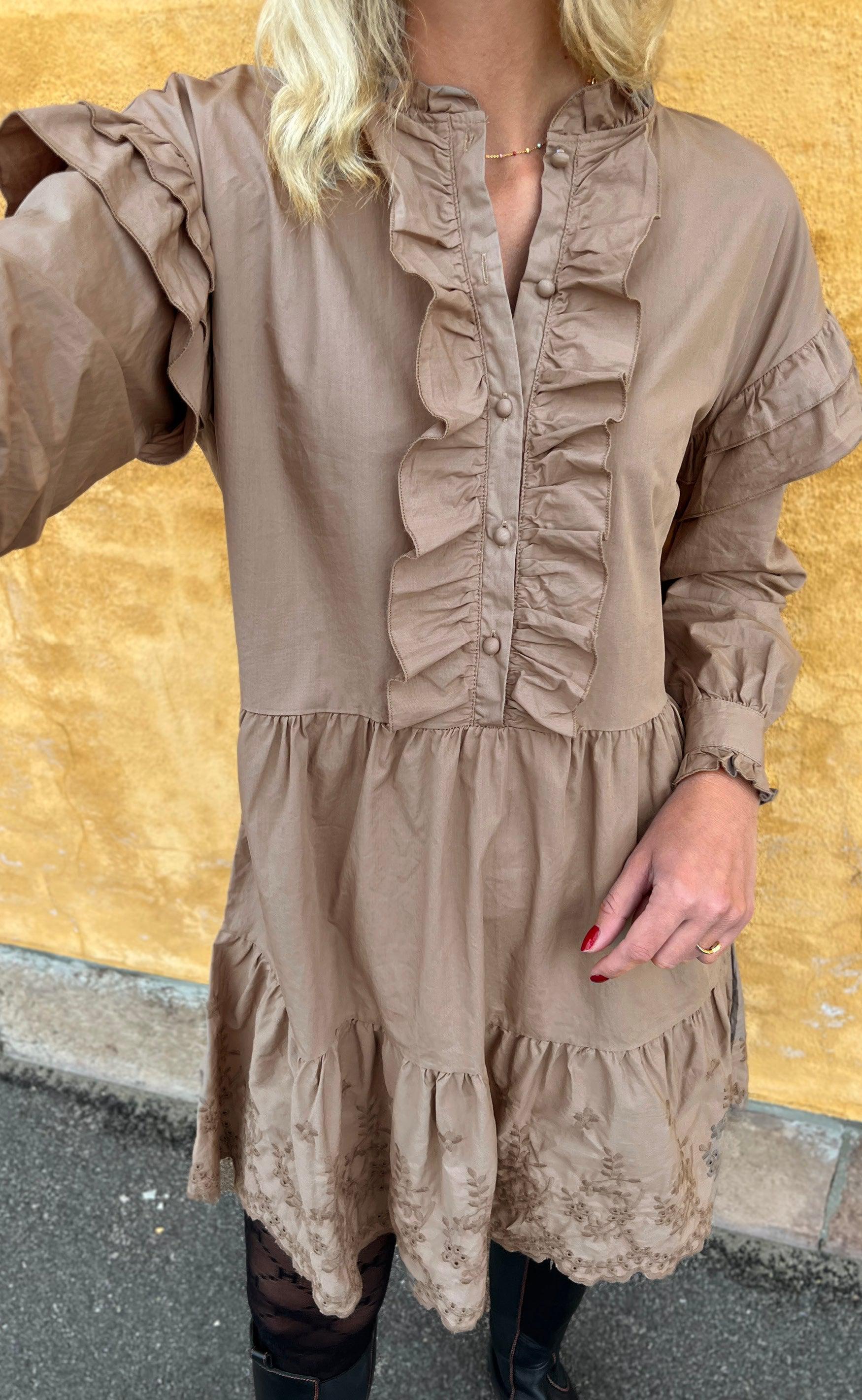 Say INA Copenhagen Kjole - Alma - Brown