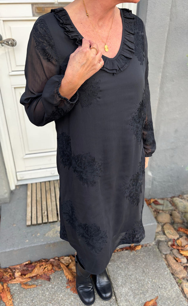 Say INA Copenhagen Kjole - Anbritt - Black W. Pattern