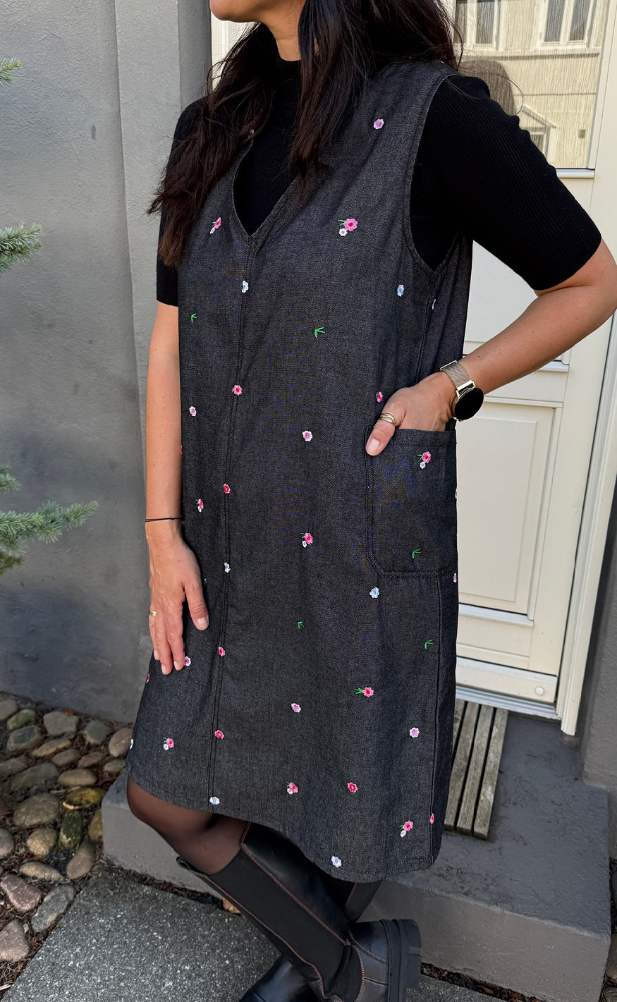 Say INA Copenhagen Kjole - Ania Spencer - Black Denim W. Flowers