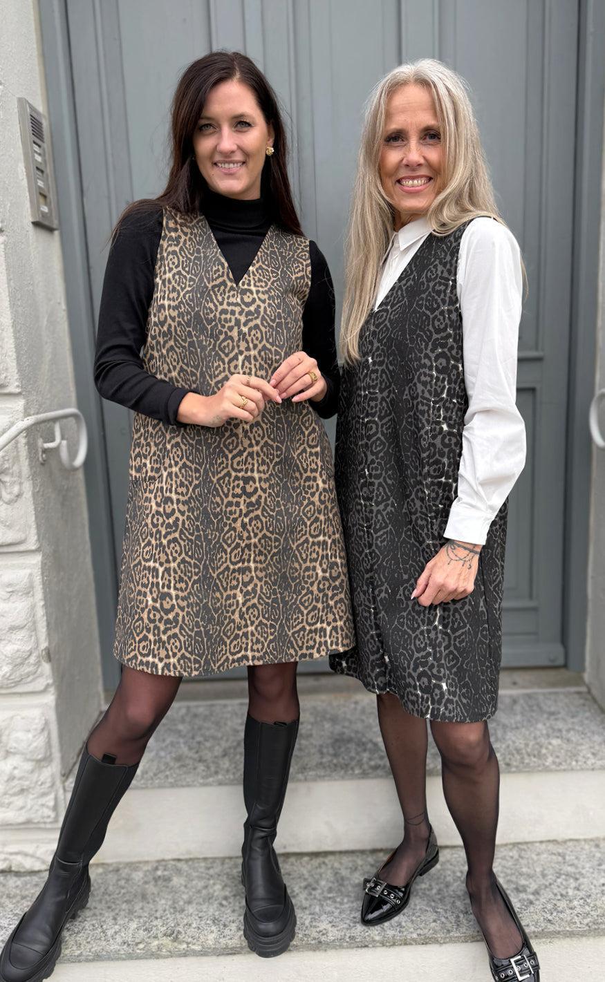 Say INA Copenhagen Kjole - Ania Spencer - Grey Leopard
