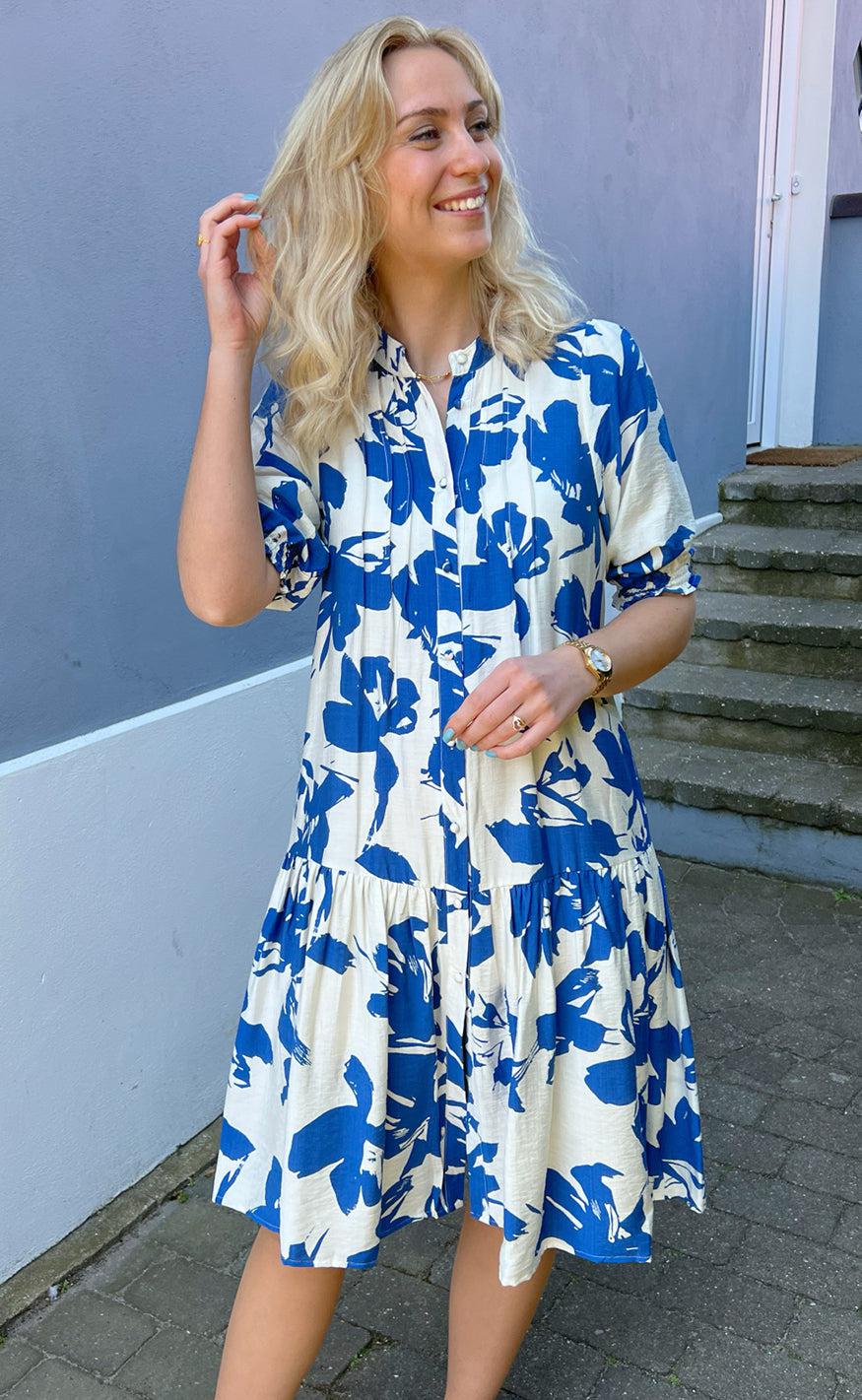 Say INA Copenhagen Kjole - Anja - White / Blue Flower