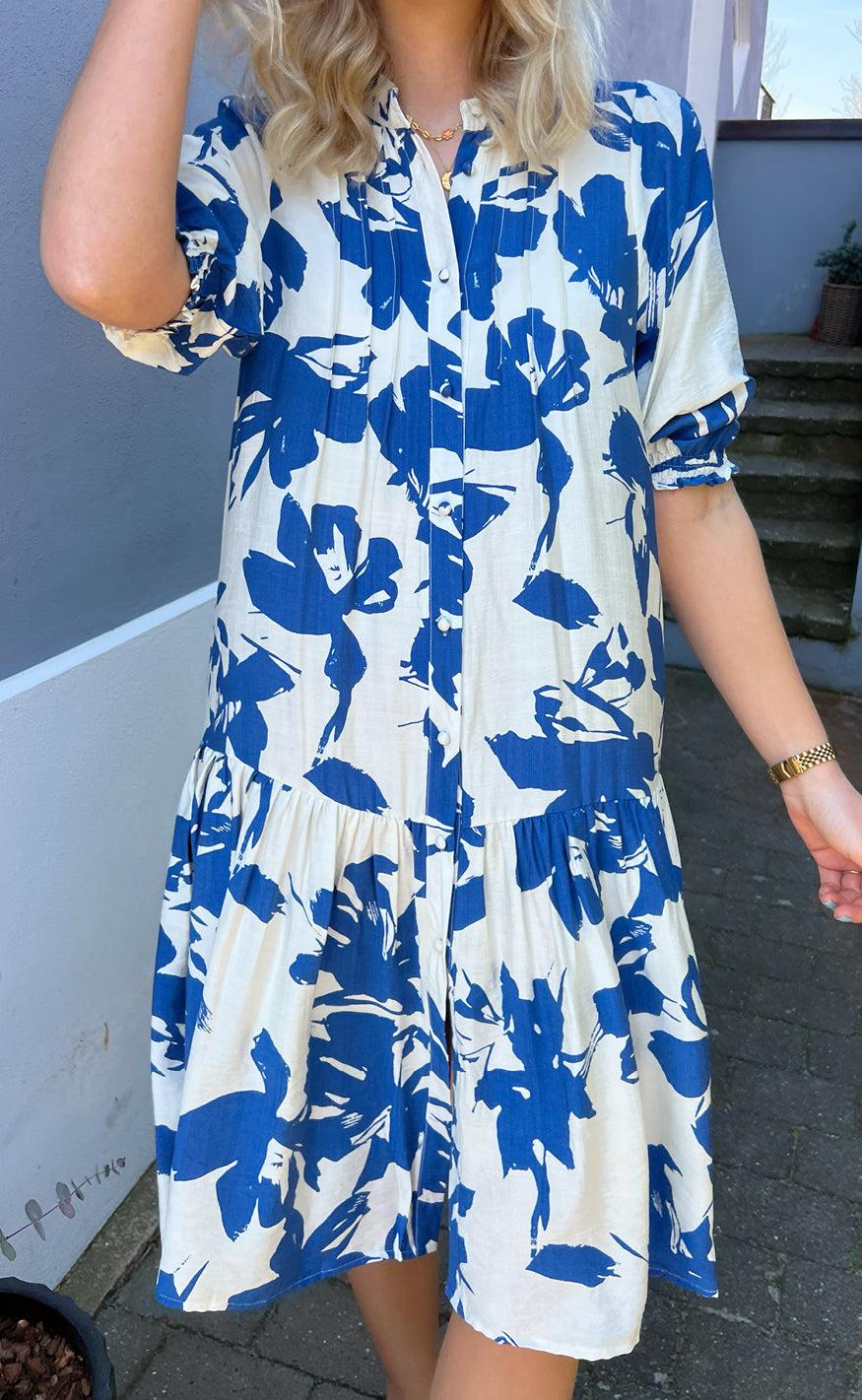 Say INA Copenhagen Kjole - Anja - White / Blue Flower