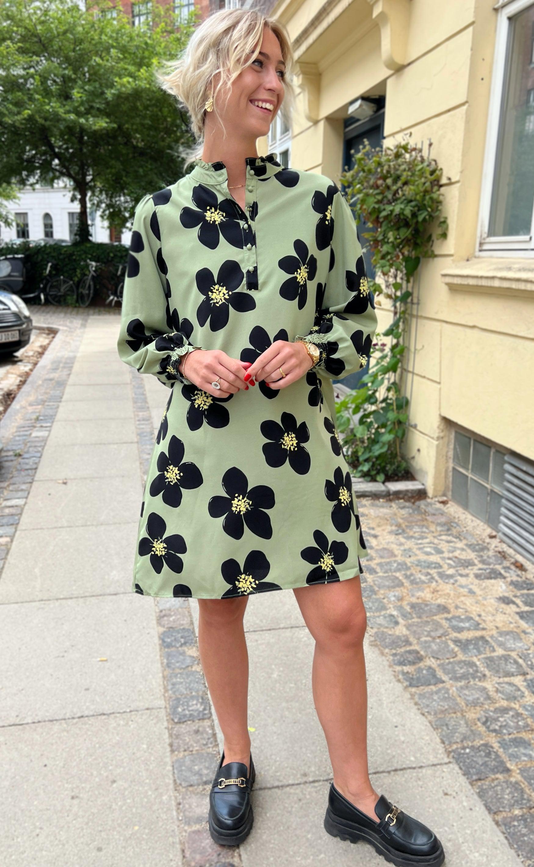 Say INA Copenhagen Kjole - Augusta - Dusty Green/Black Flower