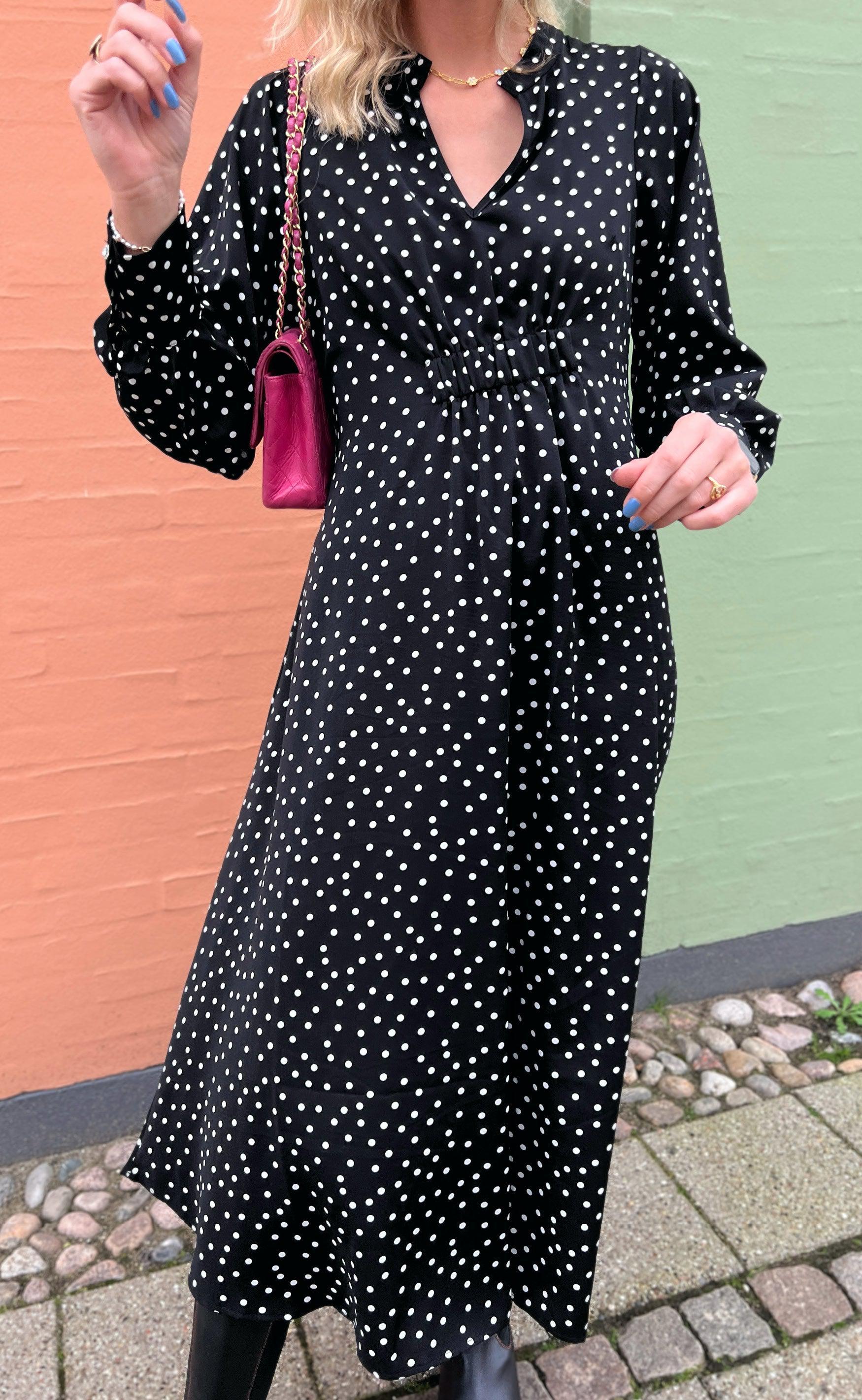 Say INA Copenhagen Kjole - Bella - Black W. Dots