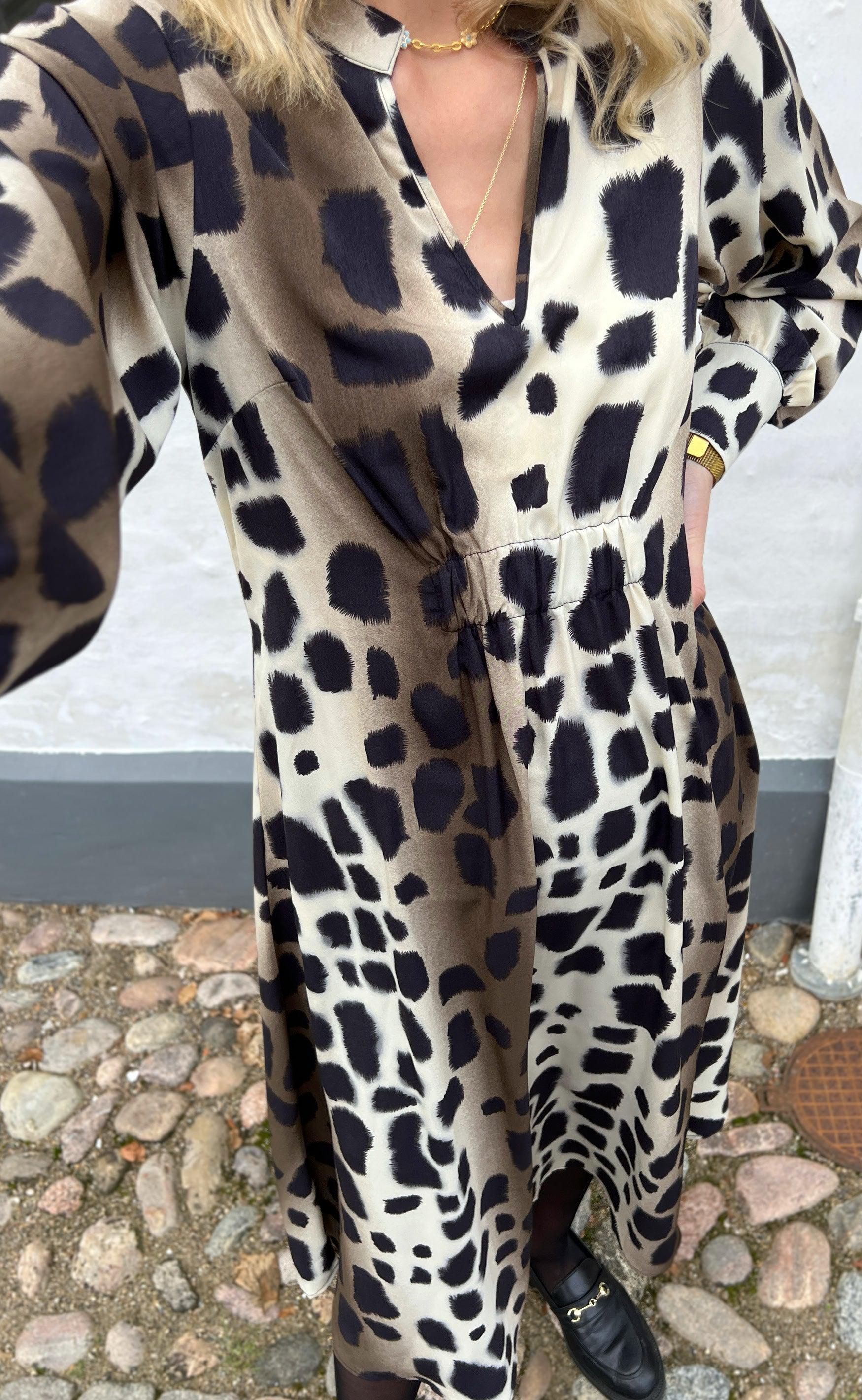 Say INA Copenhagen Kjole - Bella - Brown Gepard