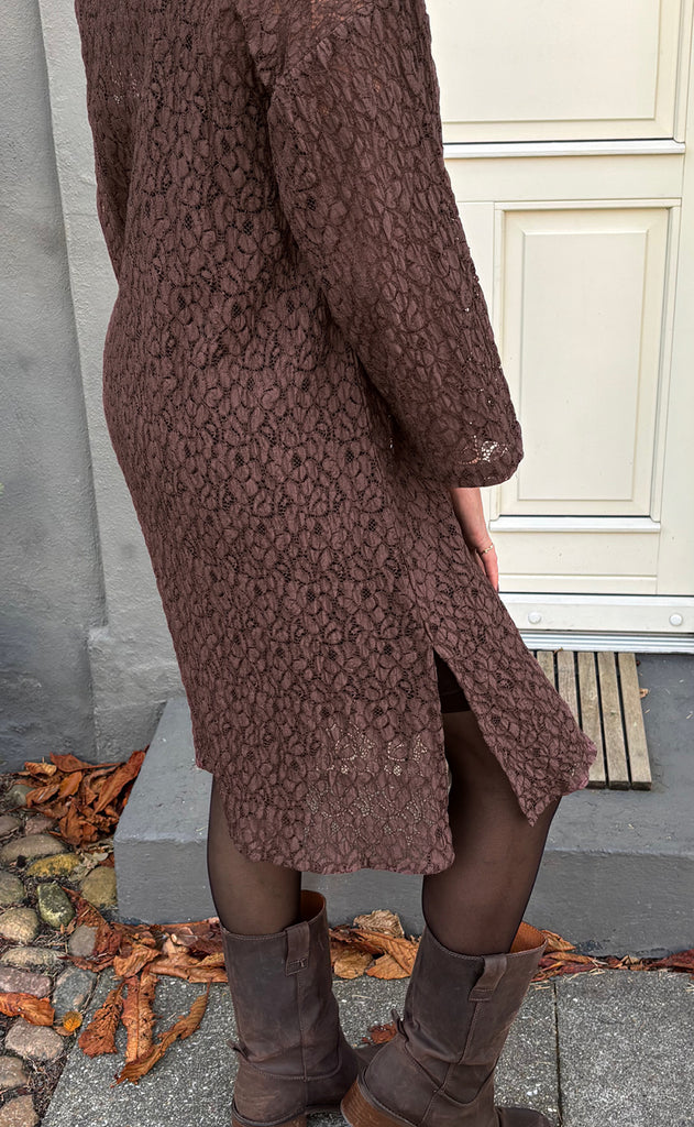 Say INA Copenhagen Kjole - Belle Lace - Dark Brown