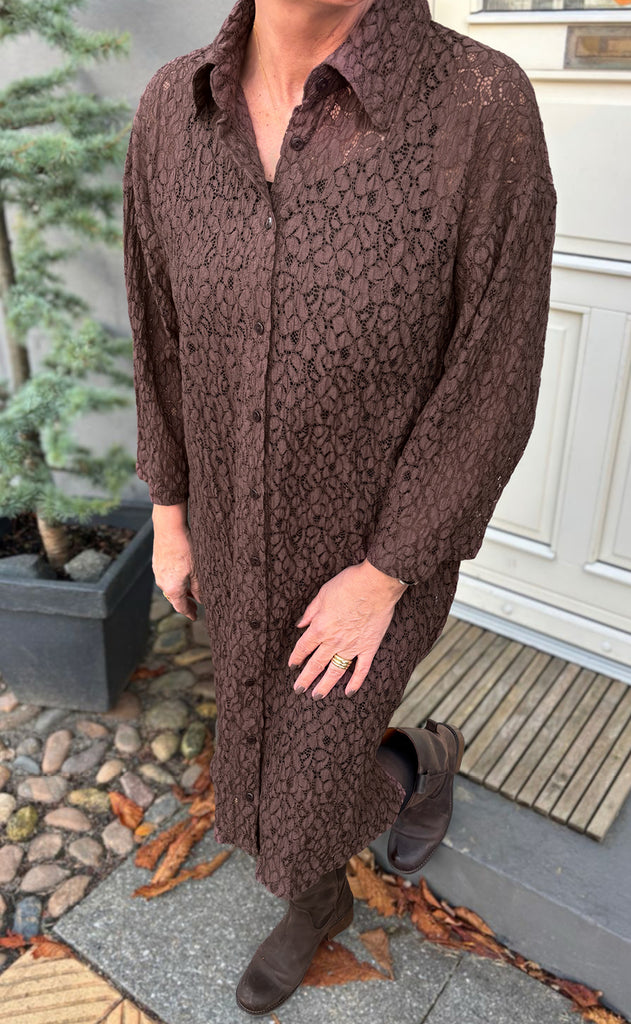 Say INA Copenhagen Kjole - Belle Lace - Dark Brown