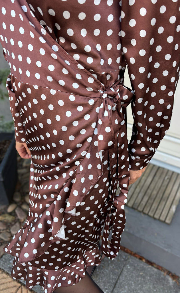 Say INA Copenhagen Kjole - Brina Wrap - Dark Brown W. White Dots